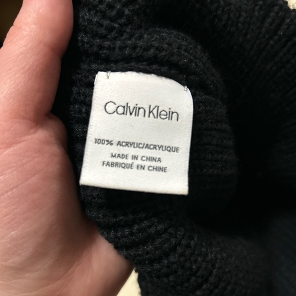 Calvin Klein Black toque knit - Picture 2 of 2
